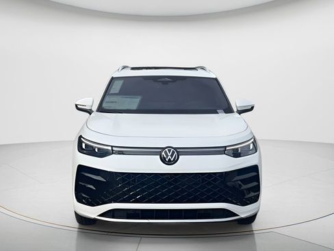 New 2026 Volkswagen Tiguan SEL R-Line image 3
