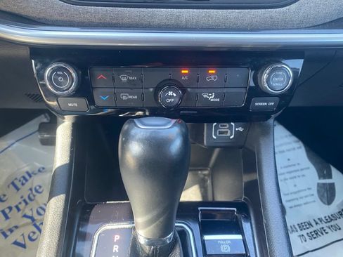 Used 2024 Jeep Compass Latitude AWD/4WD image 23