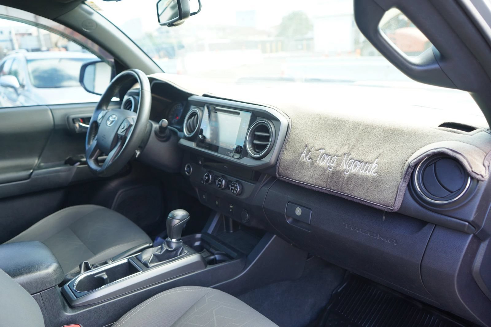 Used 2017 Toyota Tacoma TRD Sport RWD image 17