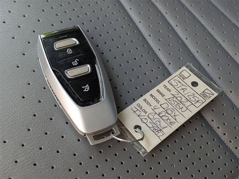 Used 2021 Aston Martin DBX Base image 32