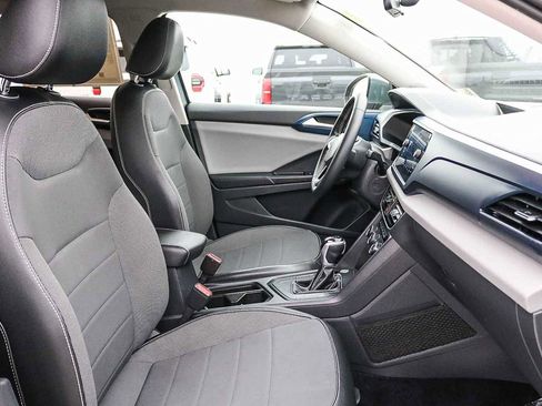Used 2022 Volkswagen Taos SE image 16