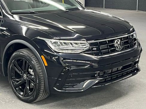 Used 2024 Volkswagen Tiguan SE R-Line image 41
