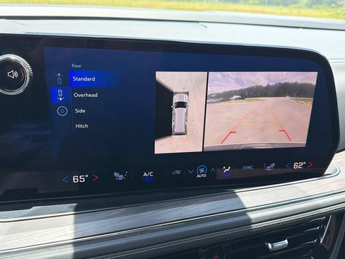 Used 2025 Chevrolet Tahoe LT AWD/4WD image 29