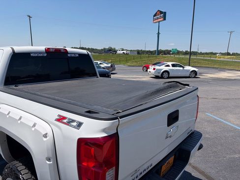 Used 2017 Chevrolet Silverado 1500 LTZ Z71 w/ LTZ Plus Package AWD/4WD image 13