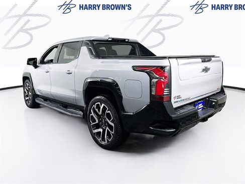 Used 2025 Chevrolet Silverado EV RST image 31