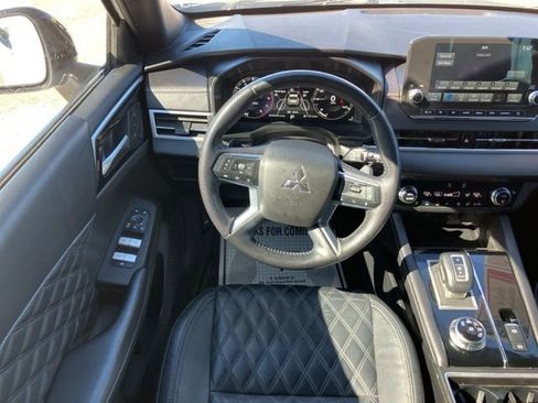 Used 2023 Mitsubishi Outlander SEL image 20