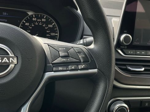 Used 2024 Nissan Altima 2.5 SV image 15
