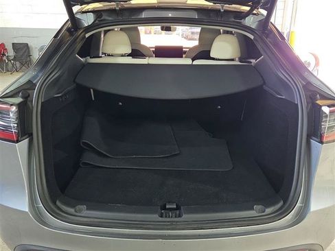 Used 2025 Tesla Model Y Performance AWD/4WD image 9