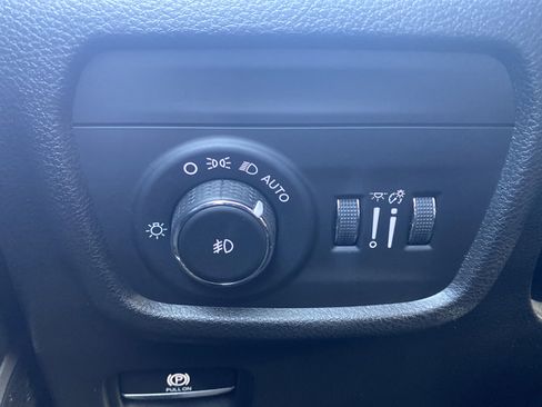 Used 2022 Jeep Grand Cherokee L Limited AWD/4WD image 28