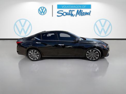 Used 2023 Nissan Altima 2.5 SL FWD image 8