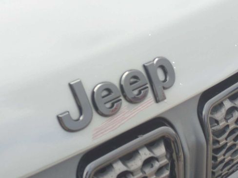 Used 2023 Jeep Compass Latitude w/ Convenience Group AWD/4WD image 30