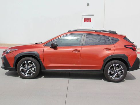 Used 2025 Subaru Crosstrek 2.5i Premium AWD/4WD image 8