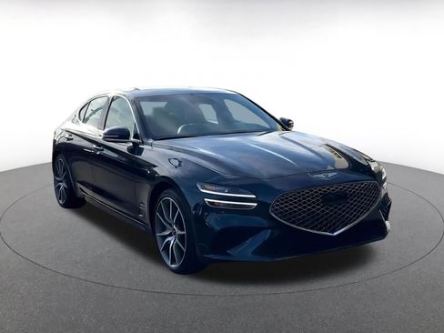 Used 2025 Genesis G70 2.5T image 3