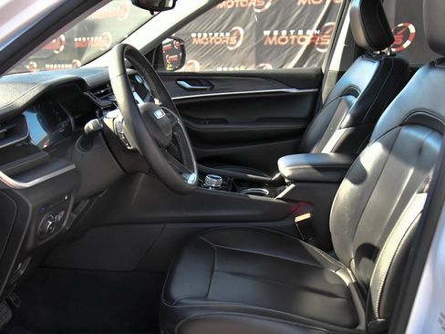 Used 2023 Jeep Grand Cherokee 4WD 4xe image 18