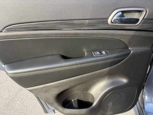 Used 2020 Jeep Grand Cherokee Limited X image 18