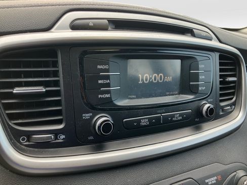 Used 2017 Kia Sorento AWD image 21