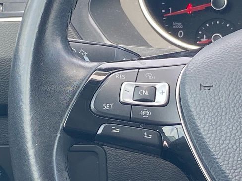 Used 2019 Volkswagen Tiguan SE AWD/4WD image 6
