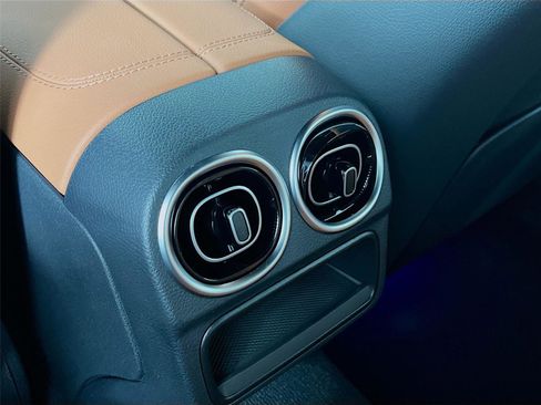 Used 2025 Mercedes-Benz C 300 4MATIC Sedan image 22