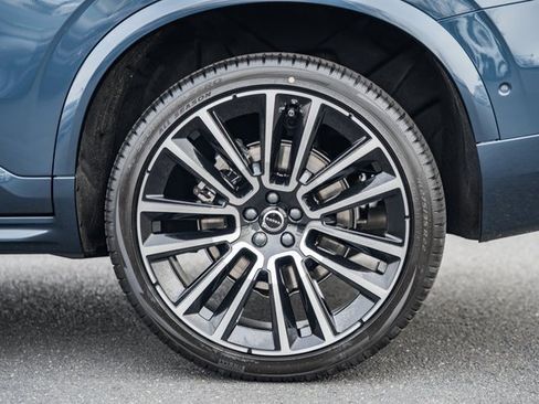 New 2026 Volvo XC90 B6 Plus w/ Protection Package Premier image 18