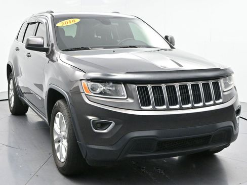 Used 2016 Jeep Grand Cherokee Laredo w/ Quick Order Package 23E RWD image 2
