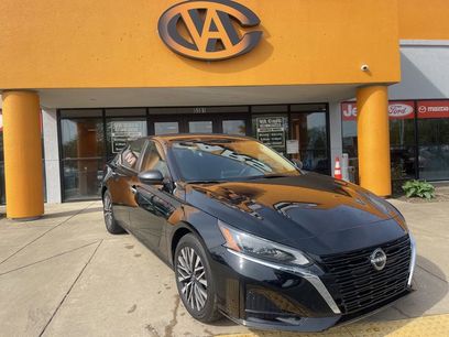 Used 2024 Nissan Altima 2.5 SV