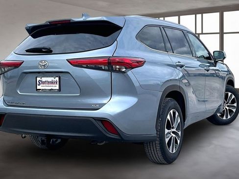 Used 2020 Toyota Highlander XLE image 6