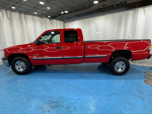 Used 1999 Chevrolet Silverado 2500 2WD Extended Cab w/ Exterior Appearance Pkg image 2