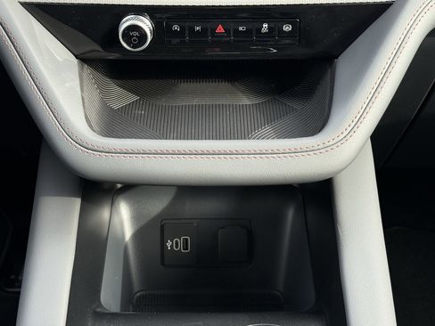 New 2026 Ford Explorer Active RWD image 22
