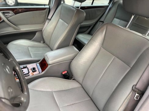 Used 2001 Mercedes-Benz E 320 E 320 4dr Sedan image 12