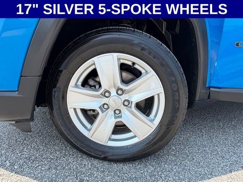 Used 2022 Jeep Compass Latitude FWD image 4