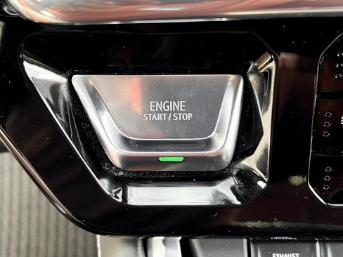 Used 2024 GMC Sierra 2500 Denali Ultimate image 11