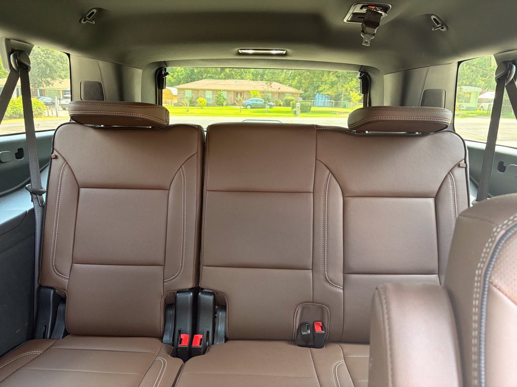 Used 2025 Chevrolet Suburban High Country AWD/4WD image 22