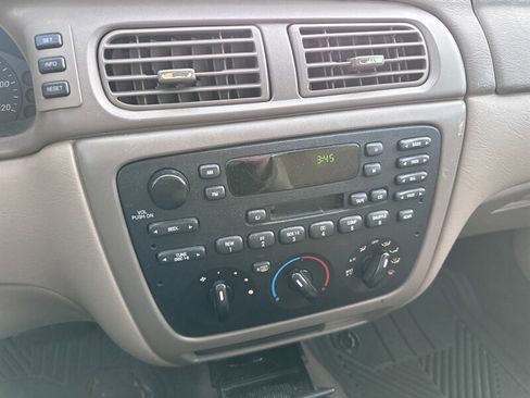 Used 2004 Ford Taurus SE image 17