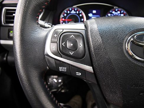 Used 2015 Toyota Camry XSE FWD image 21