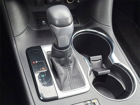 Used 2018 Toyota Highlander Limited image 16