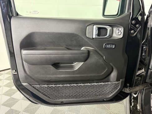 Used 2024 Jeep Wrangler Unlimited Rubicon 4xe AWD/4WD image 16