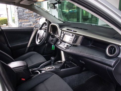 Used 2014 Toyota RAV4 XLE AWD/4WD image 18