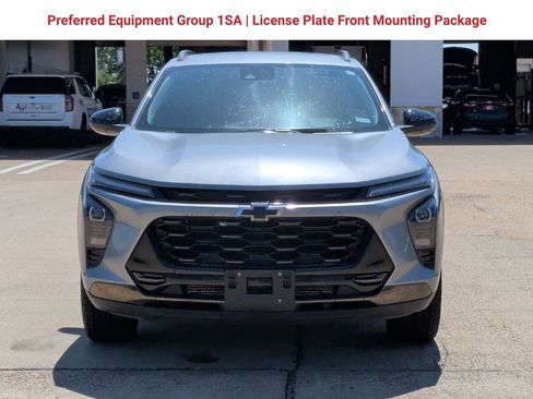 Used 2025 Chevrolet Trax ACTIV w/ Sunroof Package FWD image 2