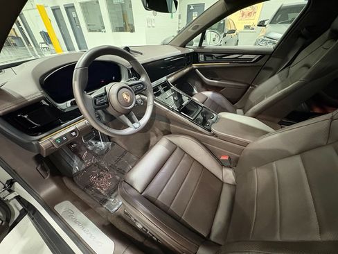 Used 2024 Porsche Panamera 4 AWD/4WD image 10