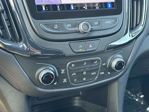 Certified 2023 Chevrolet Equinox RS FWD image 29