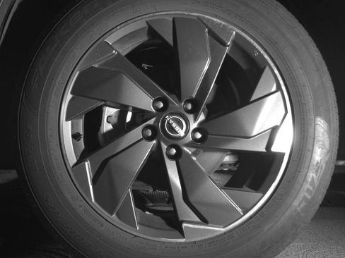 Used 2025 Nissan Rogue SV FWD image 12