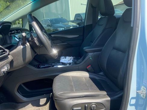 Used 2023 Chevrolet Bolt LT w/ Infotainment Package image 11