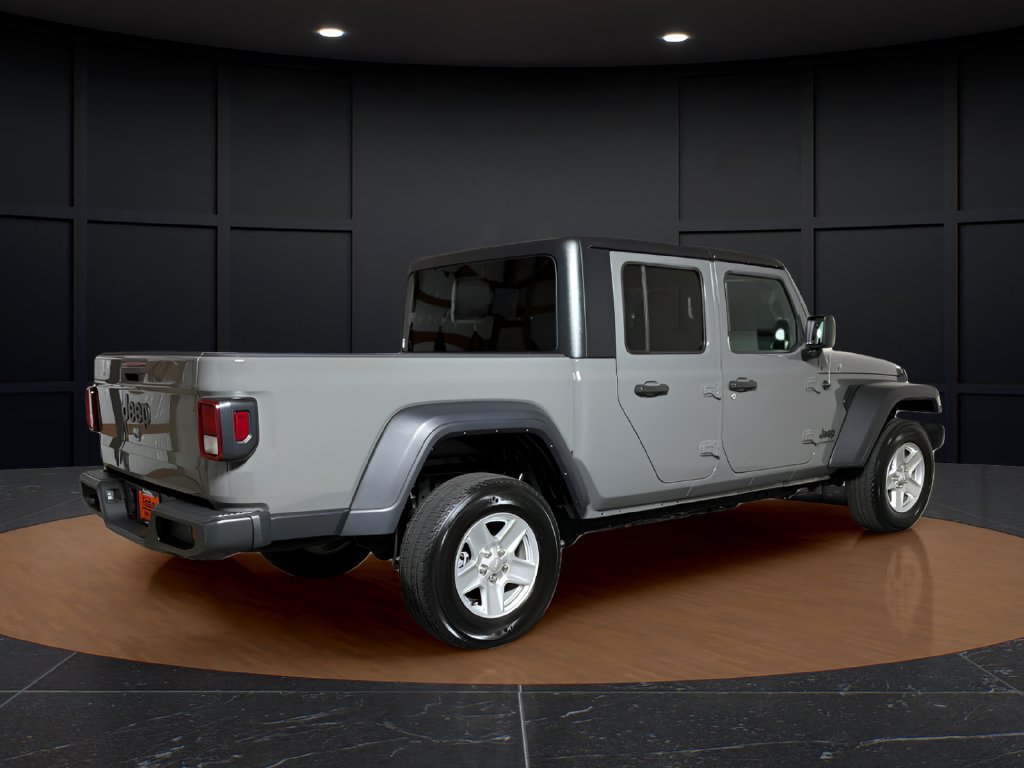 Certified 2023 Jeep Gladiator Sport AWD/4WD image 5