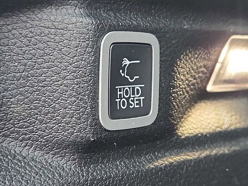 Used 2021 Jeep Grand Cherokee L Limited image 28