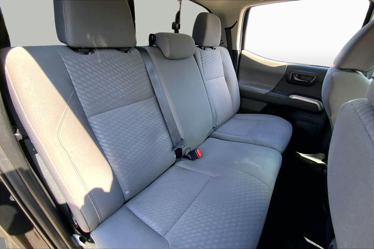 Used 2021 Toyota Tacoma SR5 w/ SR5 Appearance Package (SM) RWD image 19