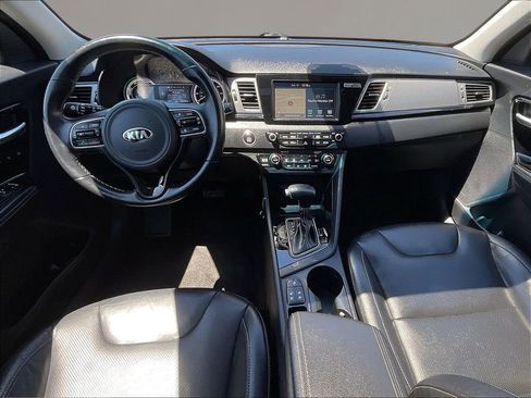 Used 2018 Kia Niro Touring FWD image 7