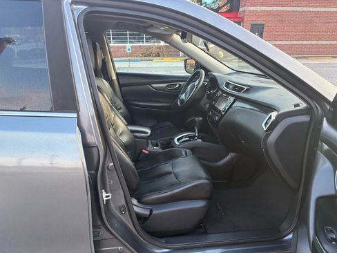 Used 2016 Nissan Rogue SL w/ SL Premium Package AWD/4WD image 5