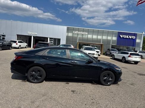 Used 2023 Hyundai Elantra SEL FWD image 3