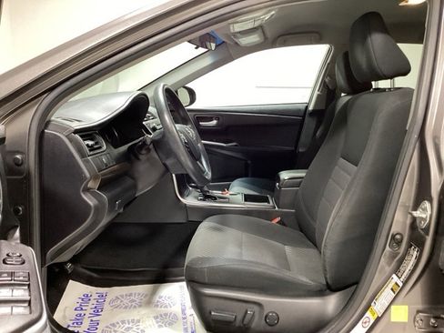 Used 2017 Toyota Camry XLE image 17