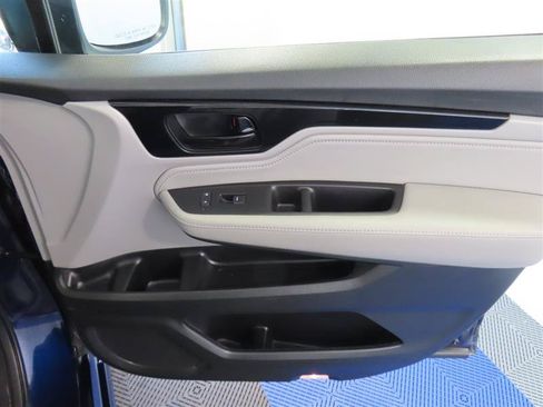 Used 2022 Honda Odyssey Touring image 37
